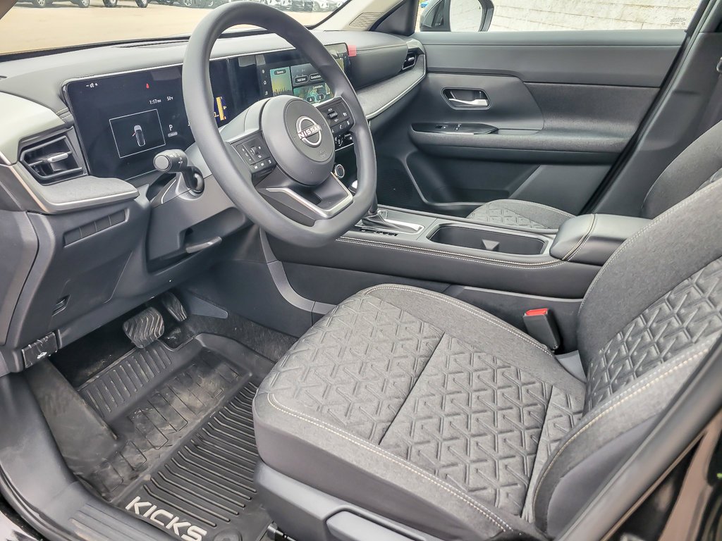 Used 2025 Super Black Nissan SV image 9