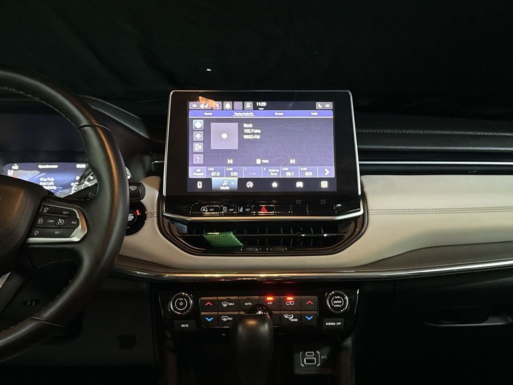 Used 2022 Diamond Black Jeep Limited image 25