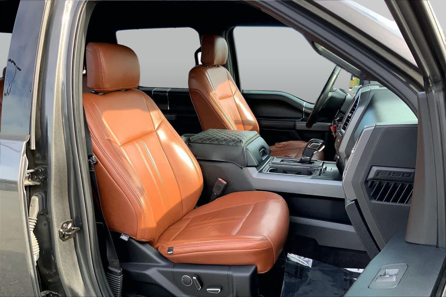 Used 2018 Magnetic Metallic Ford XLT image 9