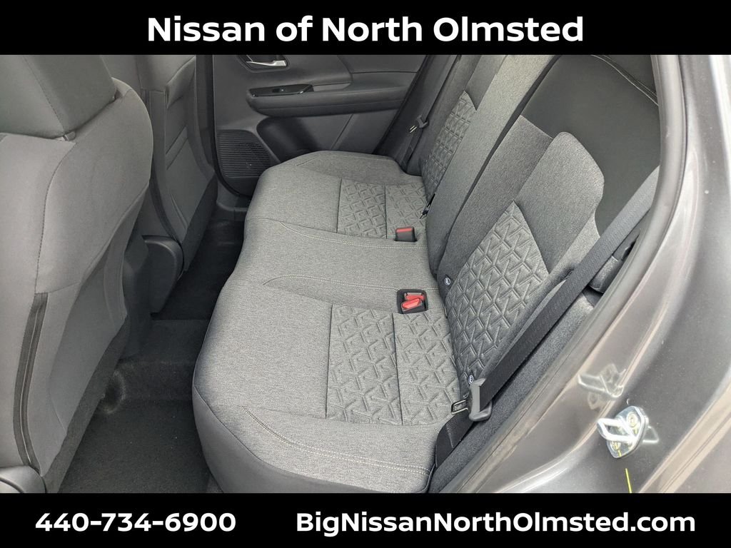 New 2026 Gun Metallic / Scarlet Ember Tintcoat Two-tone Nissan SV image 18