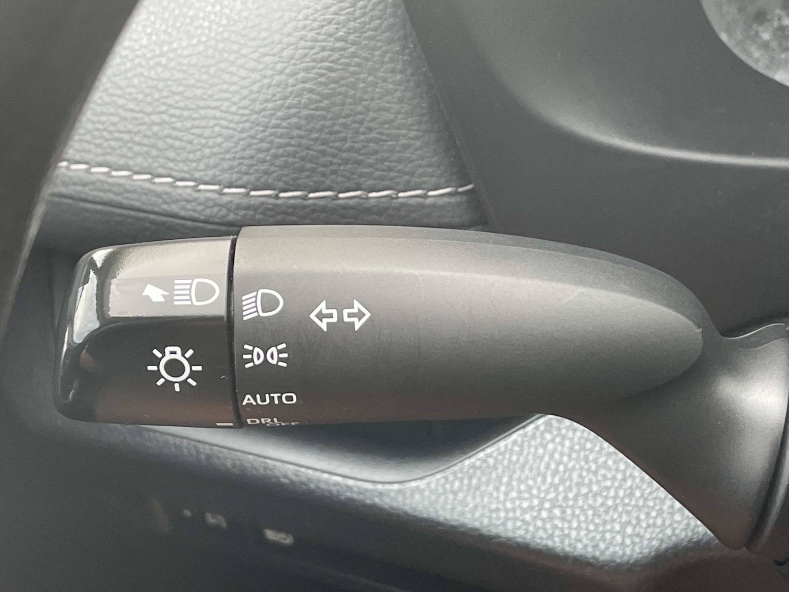 Used 2022 Magnetic Gray Metallic Toyota Hybrid XLE image 27