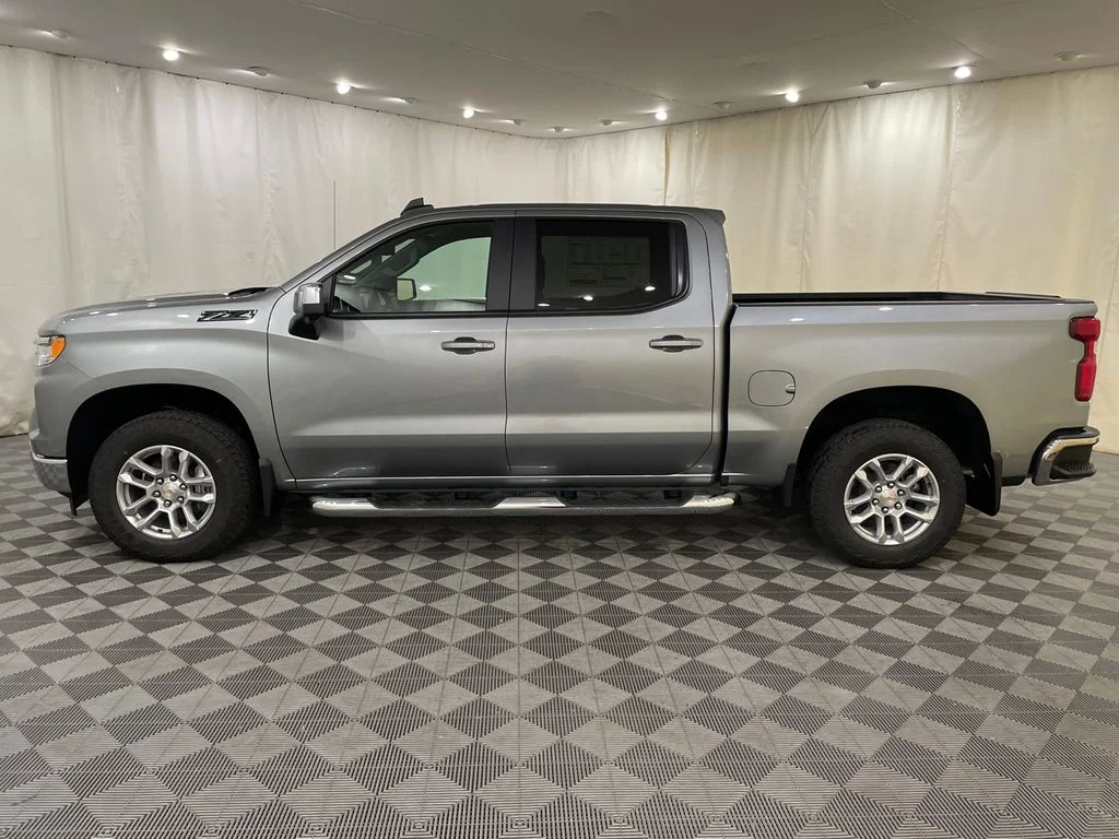2026 Chevrolet Silverado 1500 LT - Photo 9