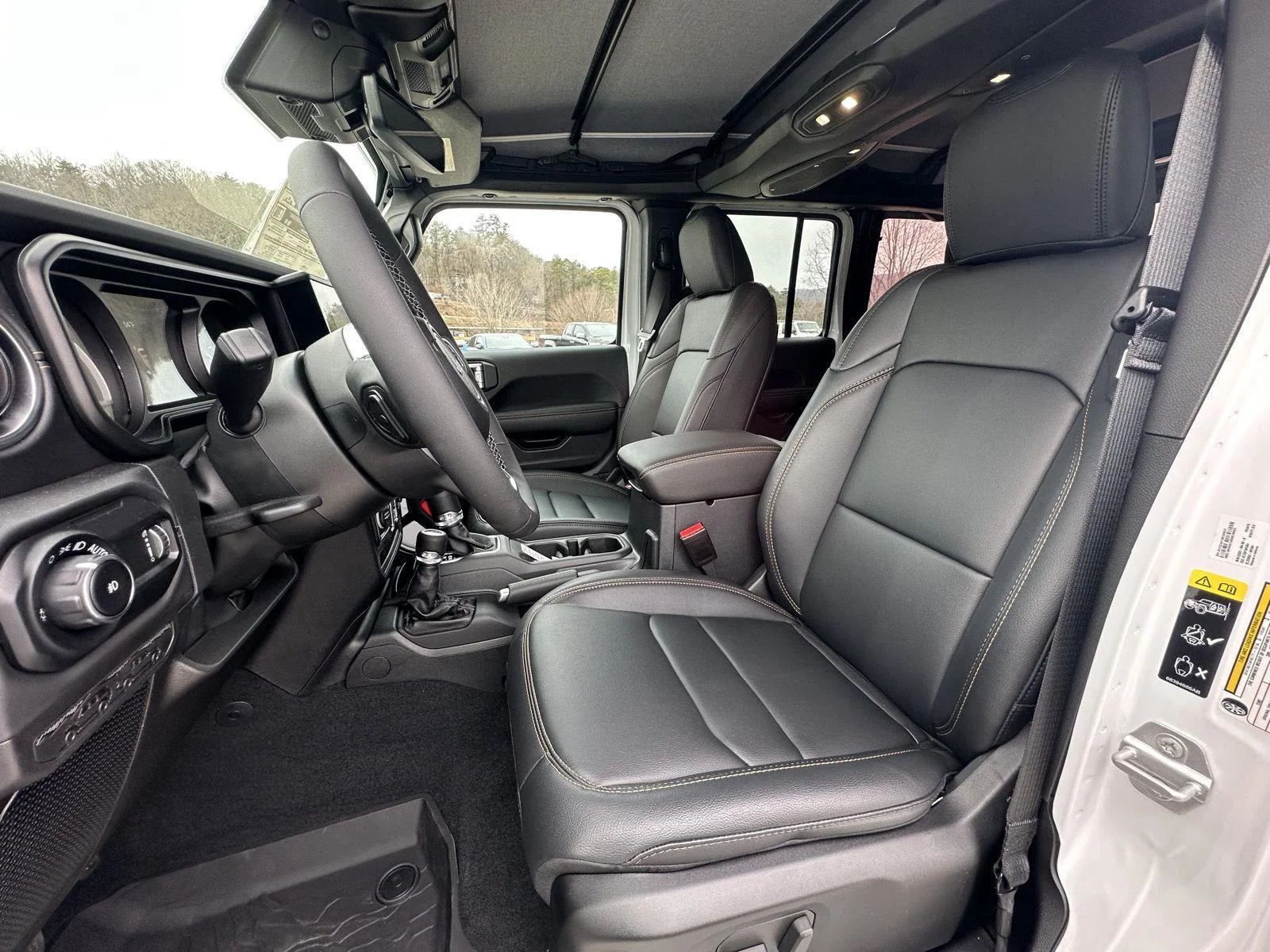 2025 Jeep Wrangler 4-Door Sahara - Photo 9