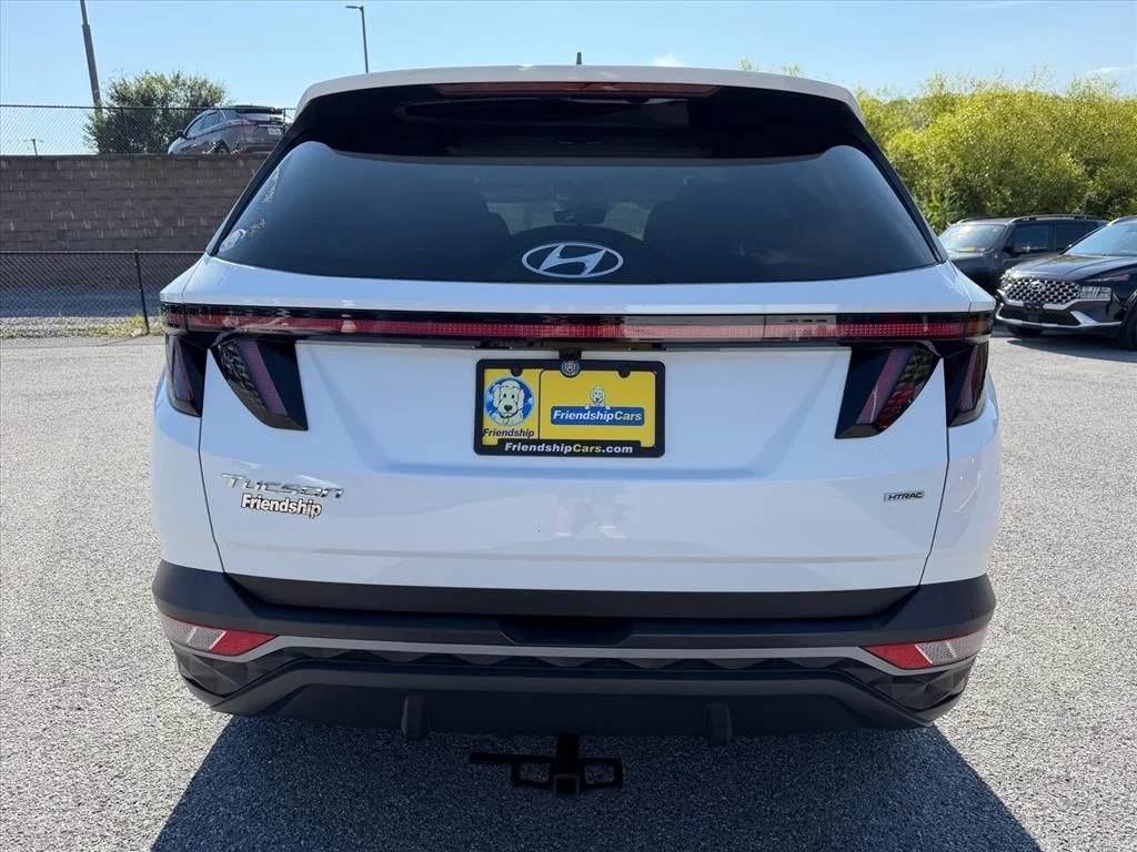 Used 2023 White Hyundai SEL image 11