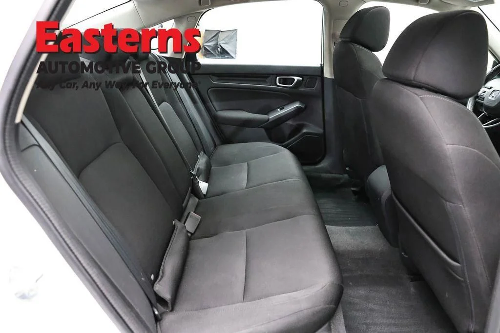 Used 2023 White Honda EX image 23