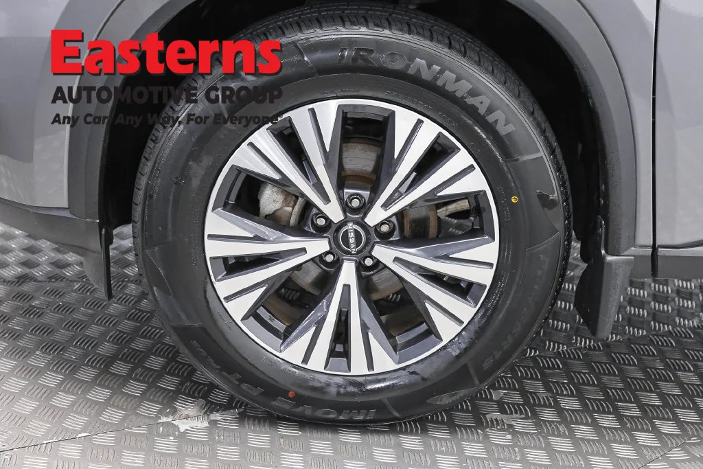 Used 2023 Gray Nissan SV image 32