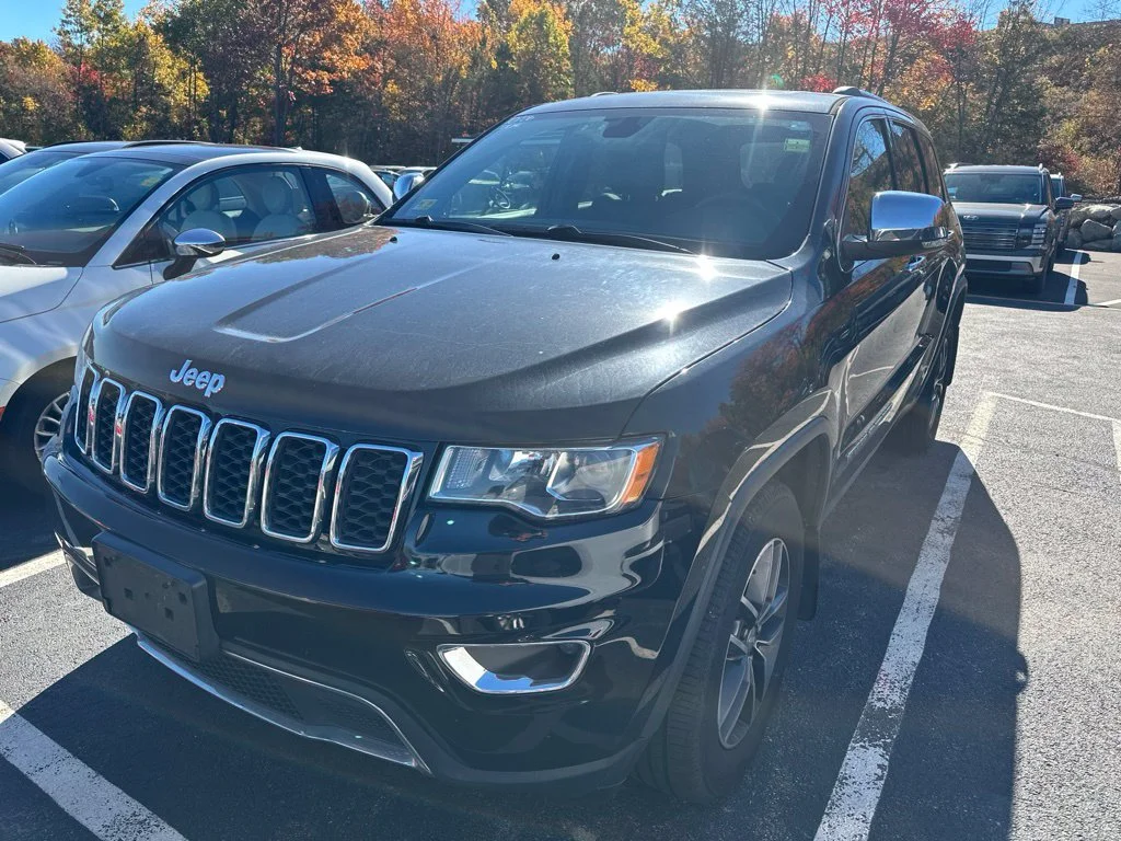 Used 2018 Diamond Black Jeep Limited image 2