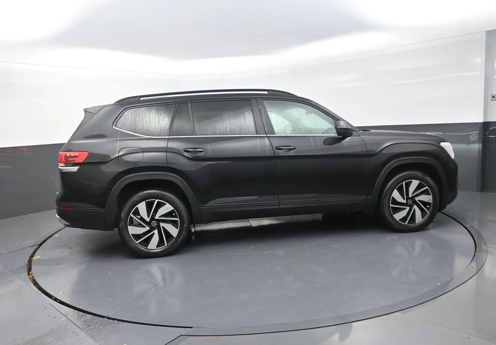 2026 Volkswagen Atlas SE w/Tech - Photo 12
