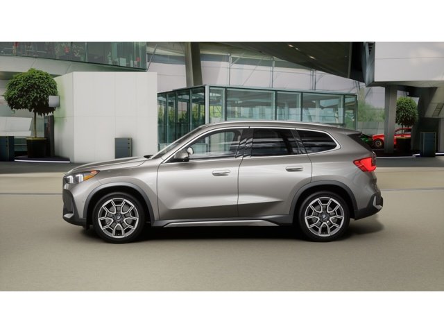 New 2027 Space Silver Metallic BMW xDrive28i image 4