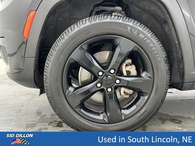 Used 2021 Diamond Black Crystal Pearlcoat Jeep Altitude image 18