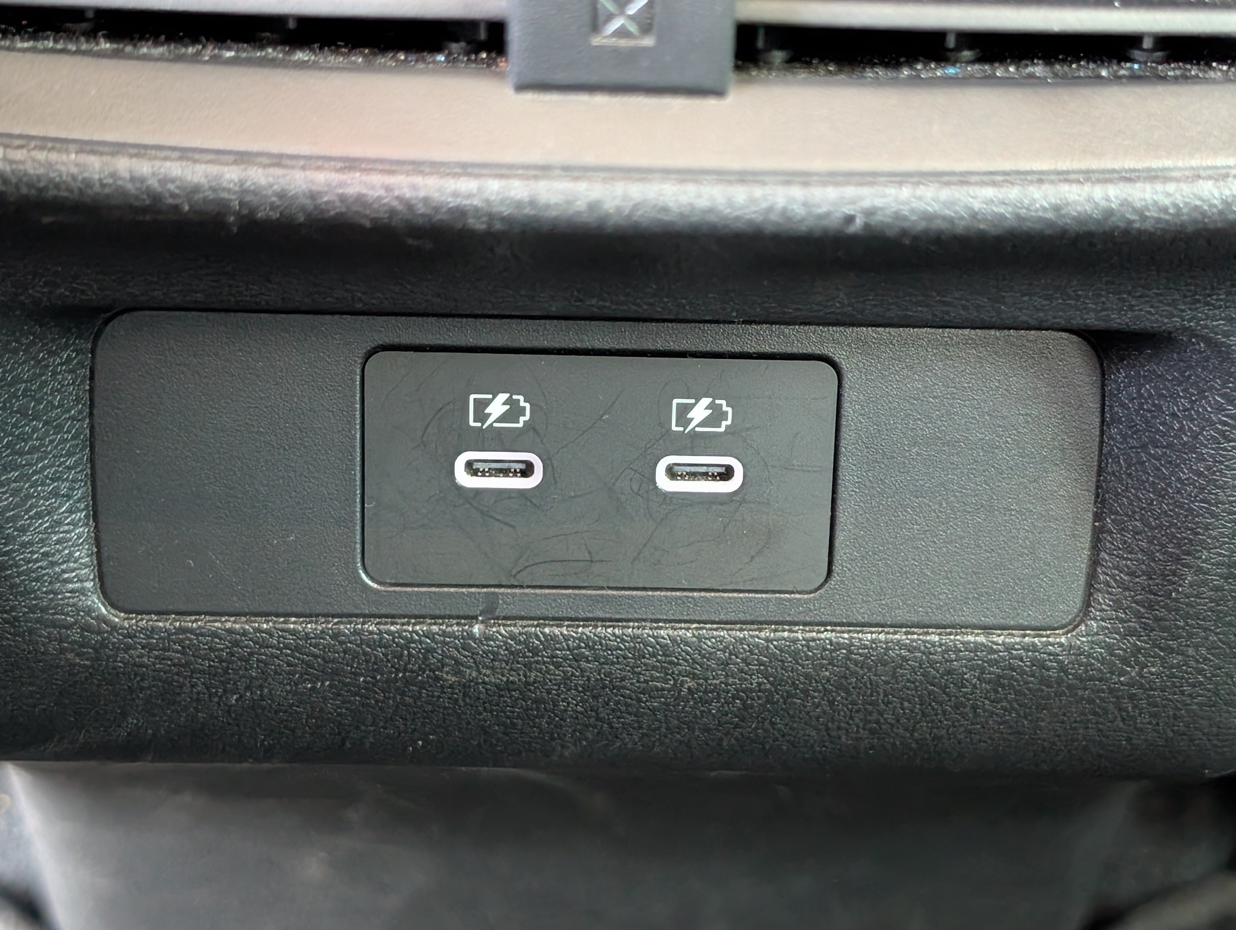 Used 2025 Everest White Pearl Tricoat Nissan SV image 29