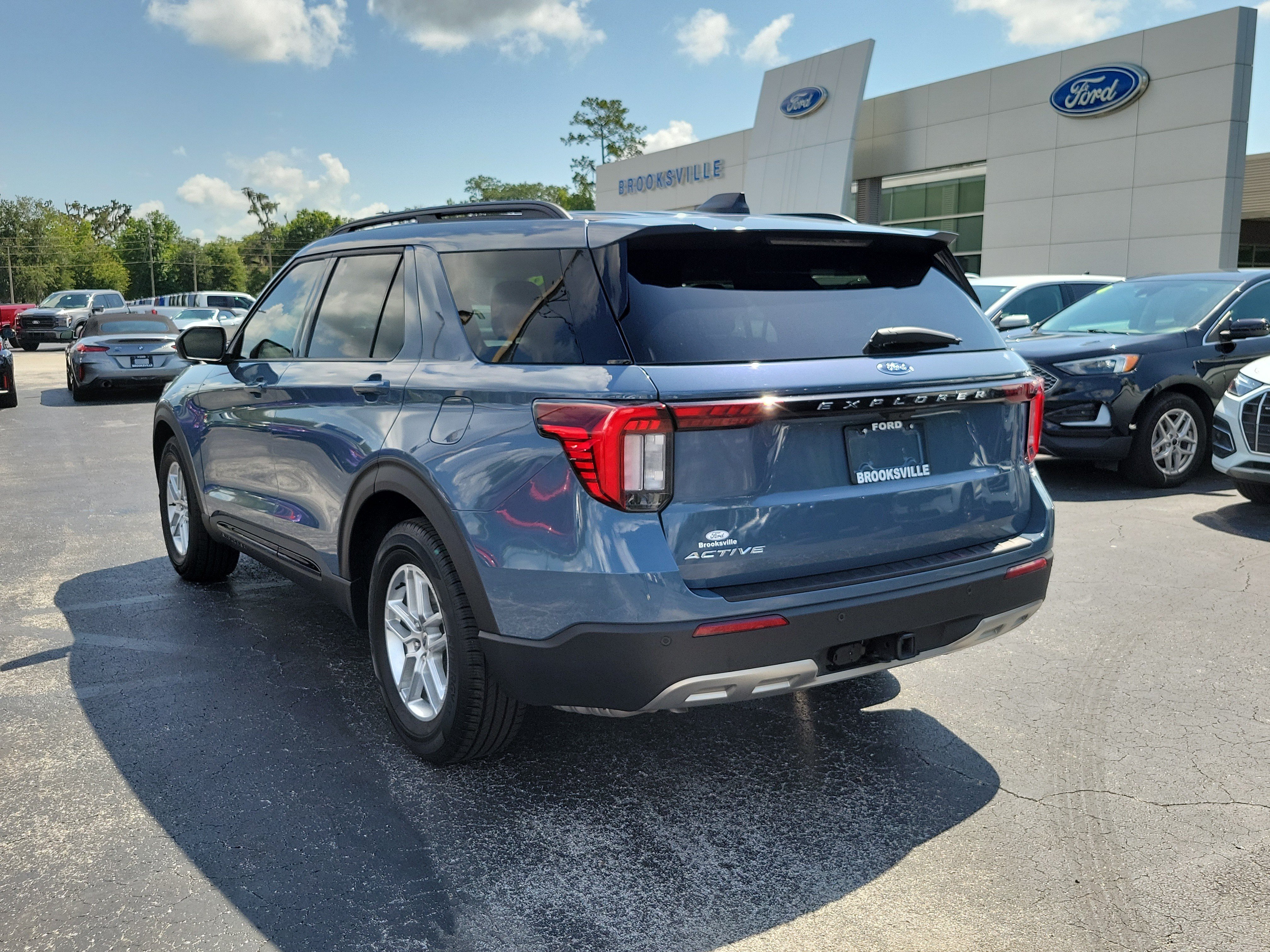 Used 2026 Vapor Blue Metallic Ford Active image 3