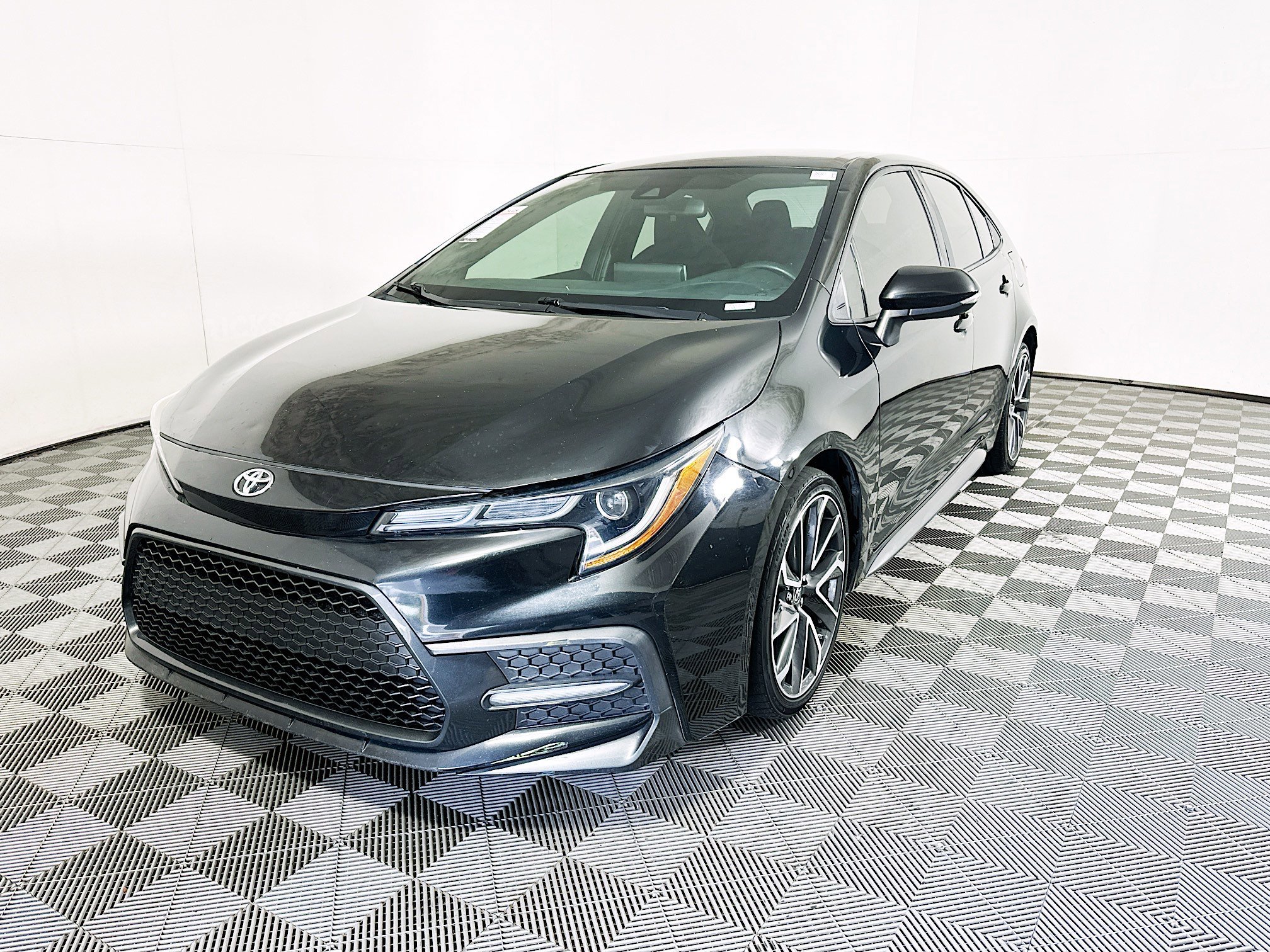 Used 2020 Black Sand Pearl Toyota SE image 7