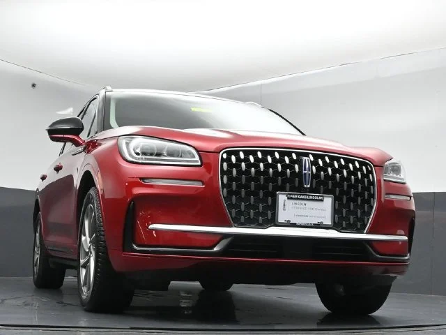 Used 2023 Red Lincoln Grand Touring image 39