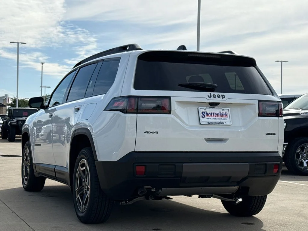 New 2026 Bright White Clear-Coat Exterior Paint Jeep Laredo image 6