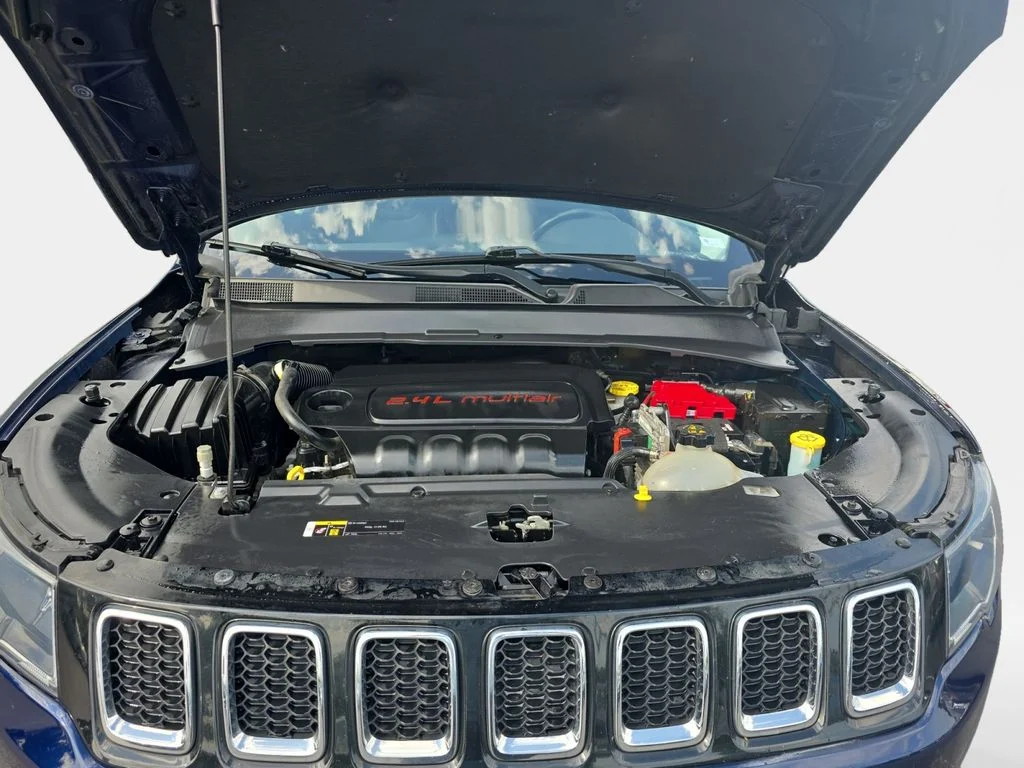 Used 2021 Jazz Blue Pearlcoat Jeep Latitude image 23