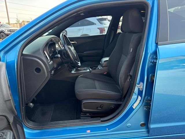 Used 2019 Blue Dodge SXT image 8