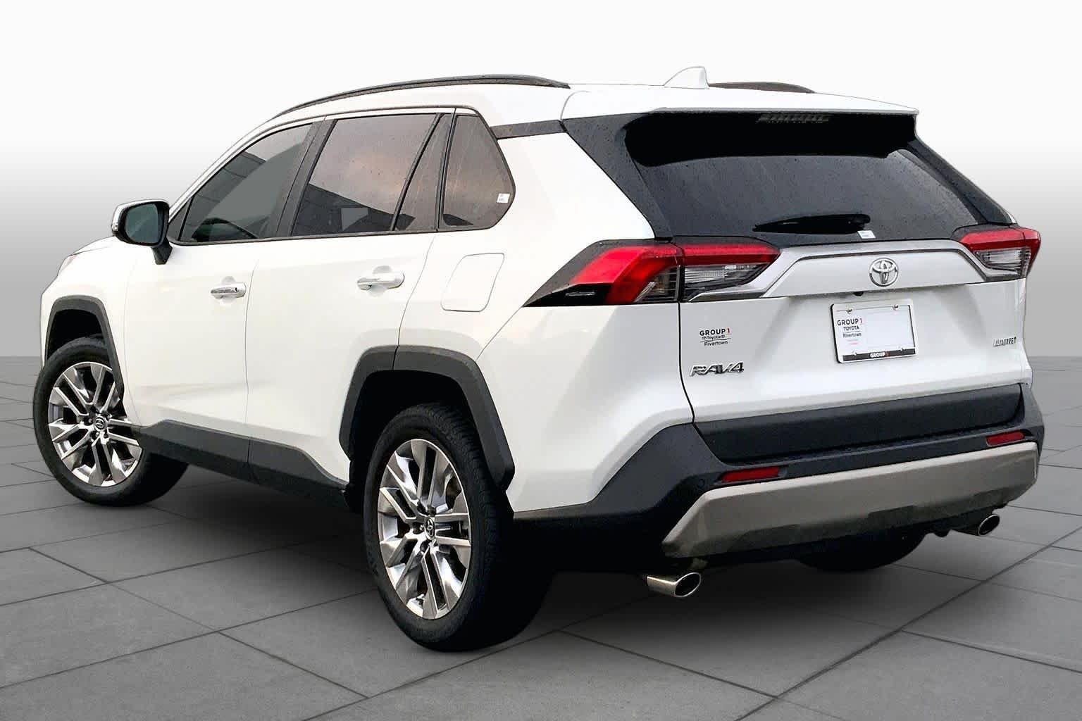 Used 2023 Wind Chill Pearl Toyota Limited image 12