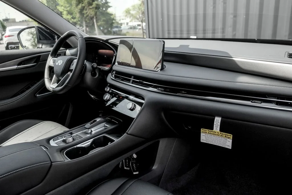 New 2027 MINERAL BLACK INFINITI Luxe AWD image 24