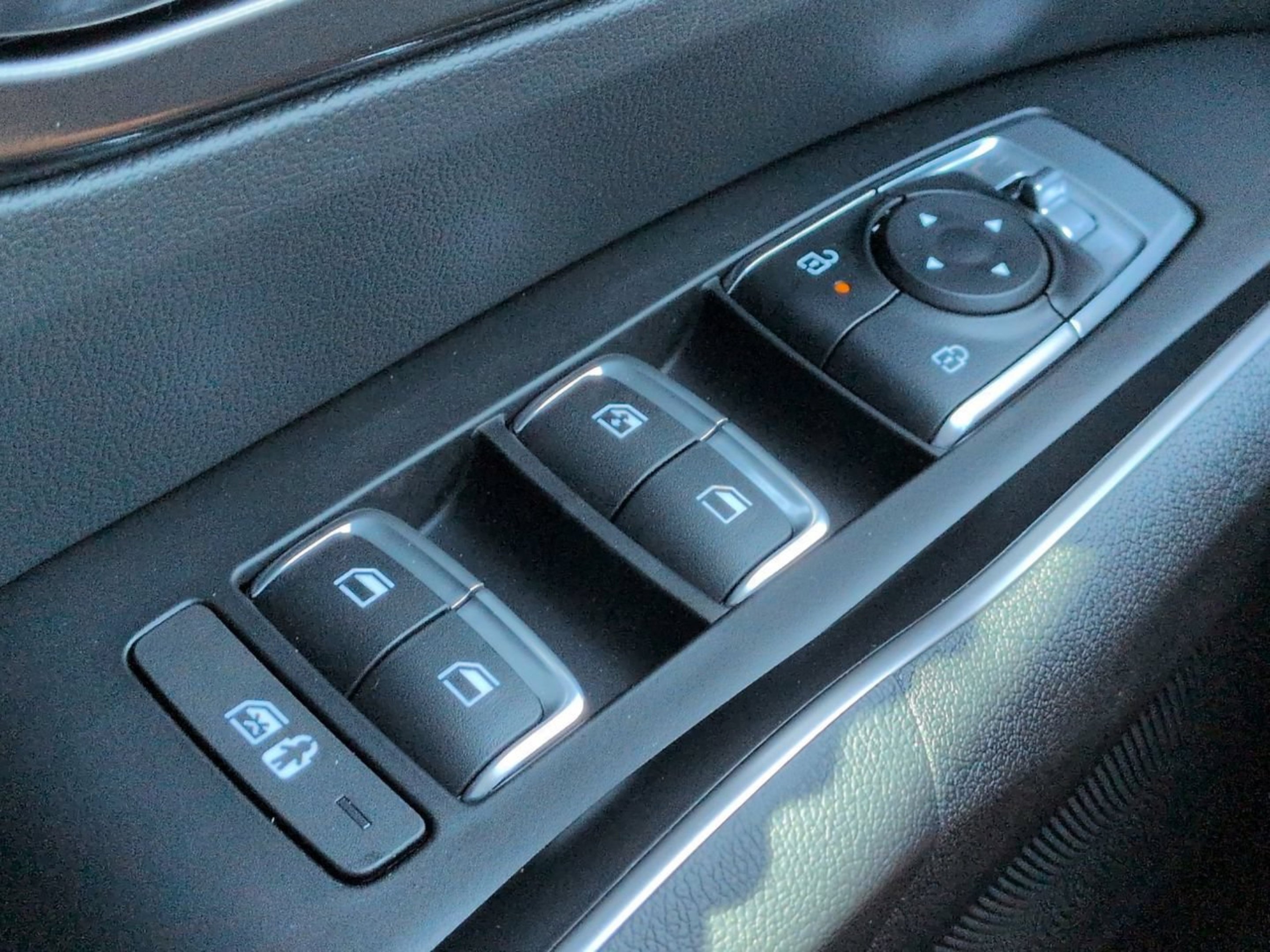 New 2026 Ivory Silver Kia LX image 13