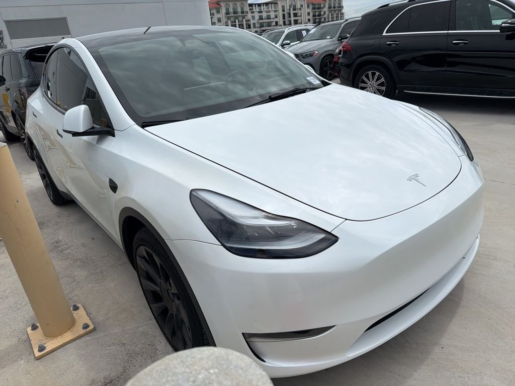 2023 Tesla Model Y's photo
