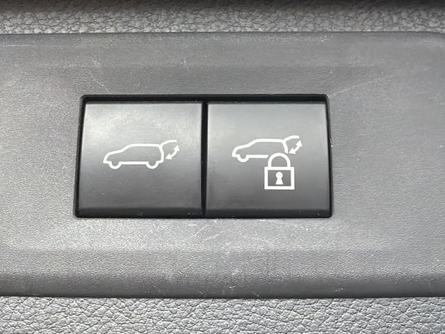 Used 2025 Black Toyota XLE image 19