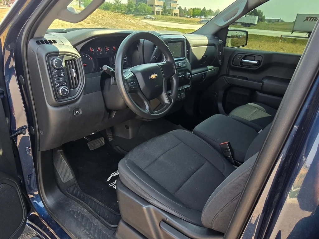 Used 2019 Northsky Blue Metallic Chevrolet Custom image 26