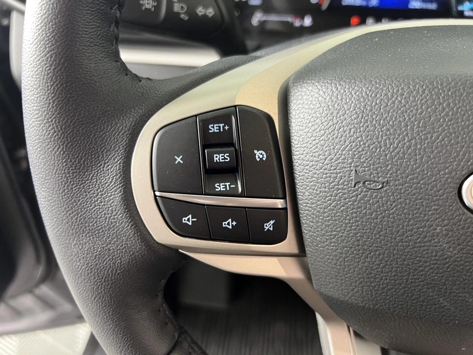 Used 2023 Carbonized Gray Ford XLT image 15
