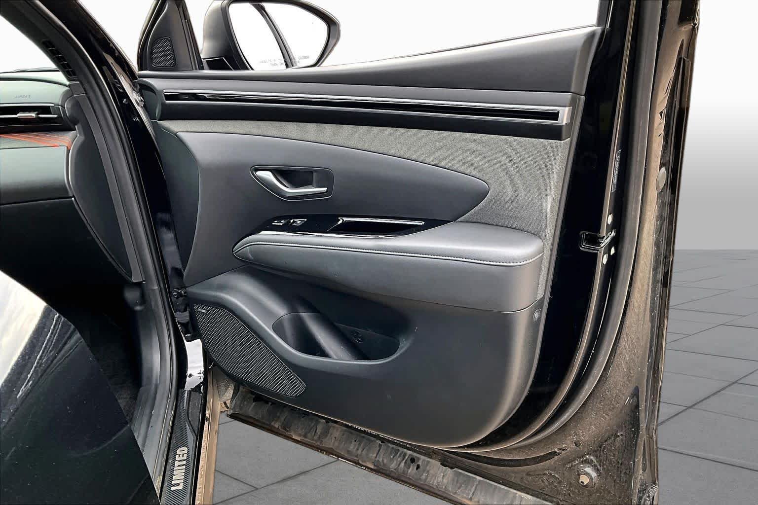Used 2024 Phantom Black Hyundai Limited image 19