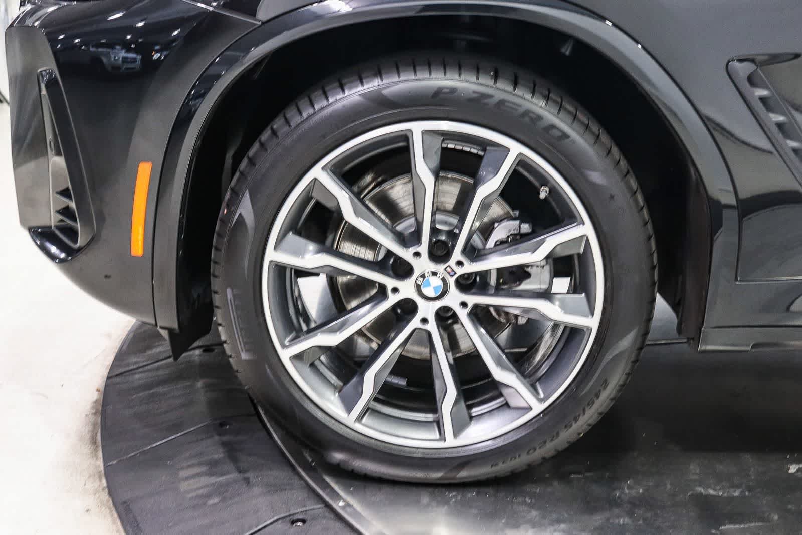 Used 2022 Black Sapphire Metallic BMW xDrive30i image 9