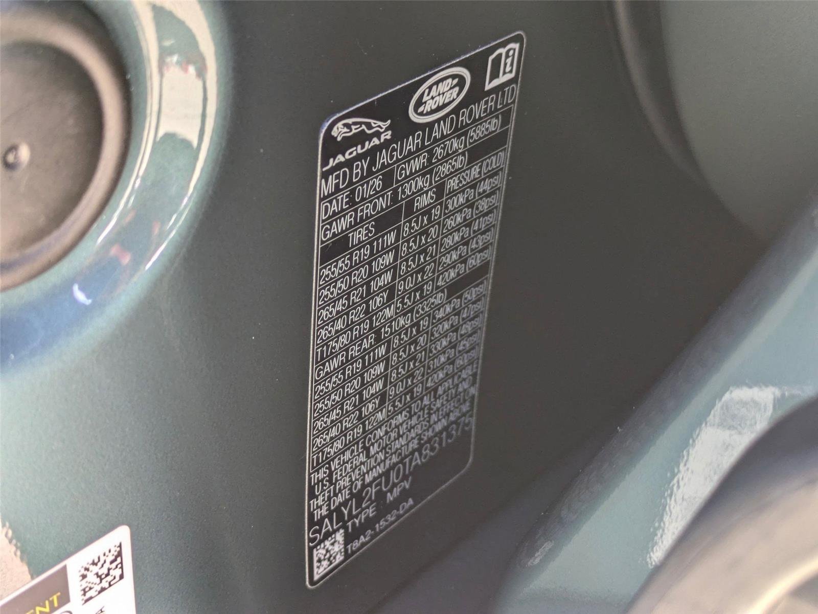 Used 2026 Giola Green Metallic Land Rover Dynamic SE image 37