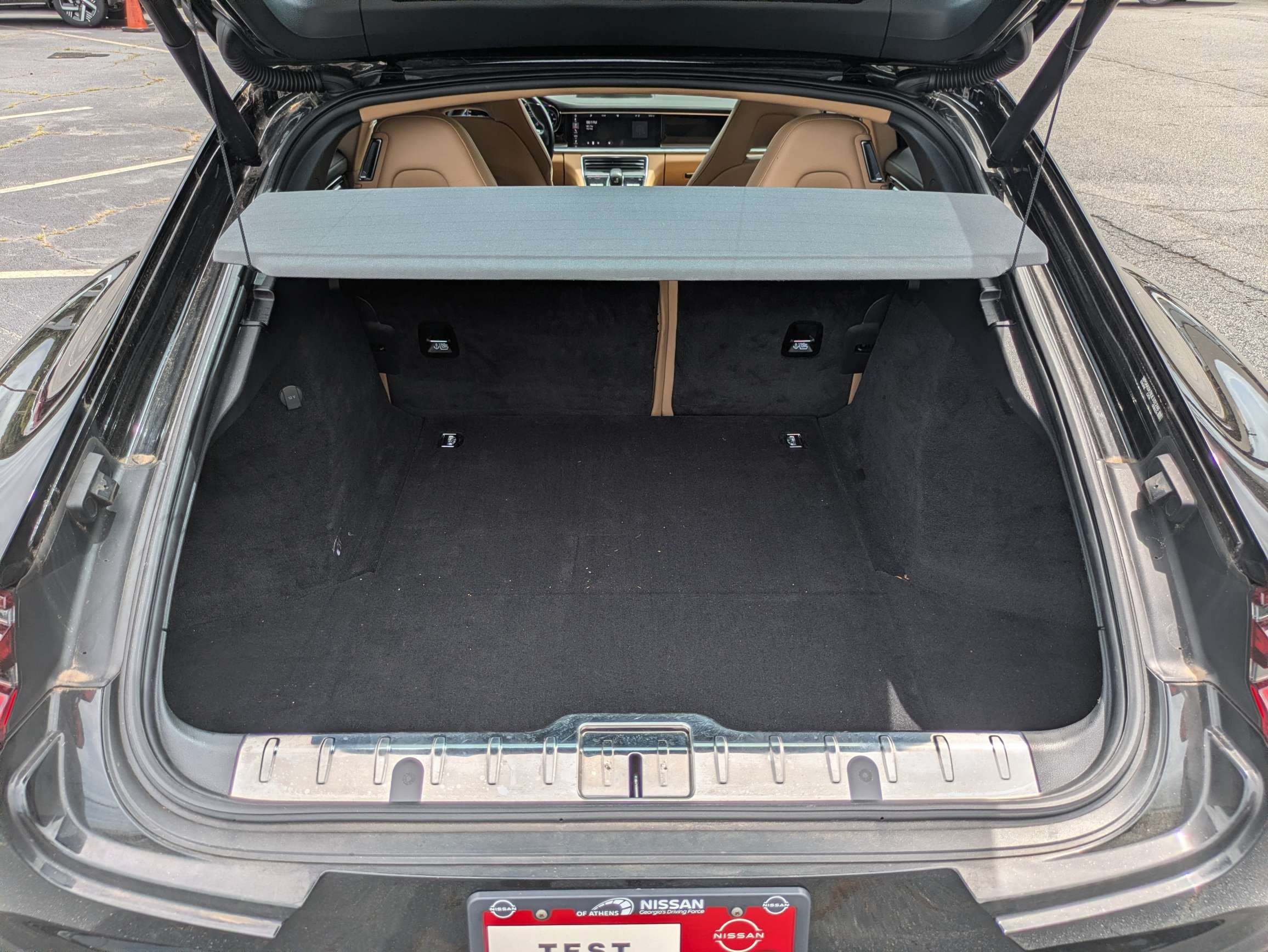 Used 2018 Black Porsche Base image 9