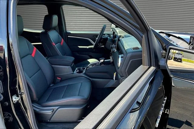 2026 Chevrolet Colorado Z71 - Photo 11