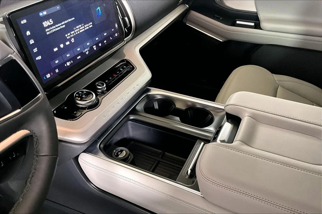 New 2027 Agate Black Metallic Ford Active image 8