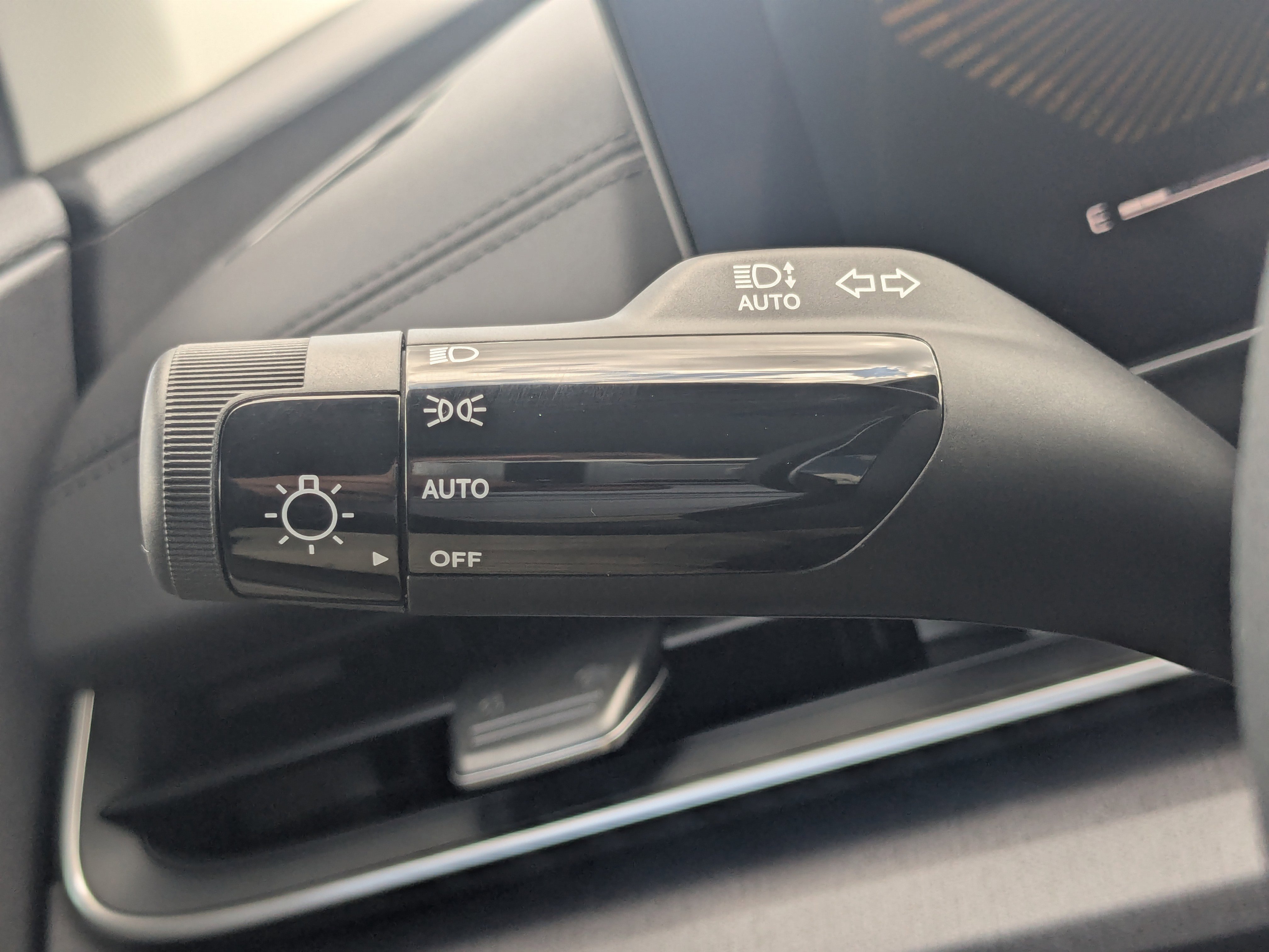 New 2026 Deep Chroma Blue Kia EX image 38