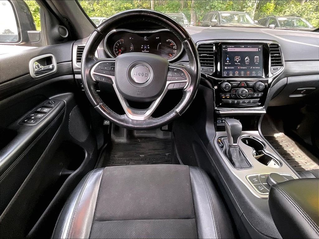 Used 2019 Black Jeep Altitude image 17