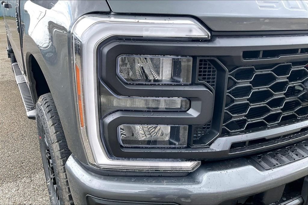 New 2026 Ford Super Duty F-250 XL 4D Crew Cab