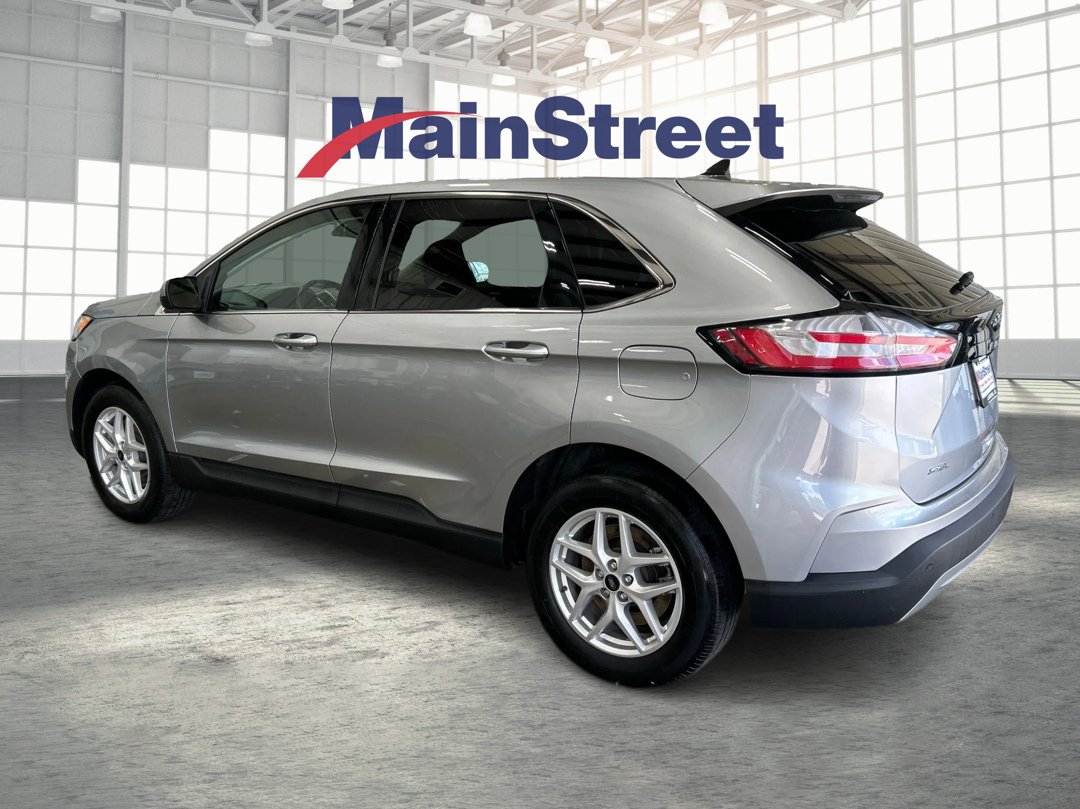 Used 2024 Silver Ford SEL image 3