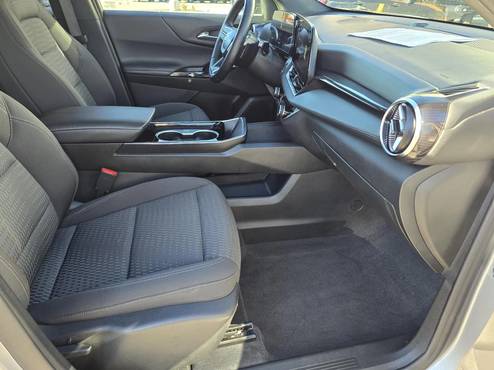 Used 2025 Sterling Gray Metallic Chevrolet FWD LT image 22