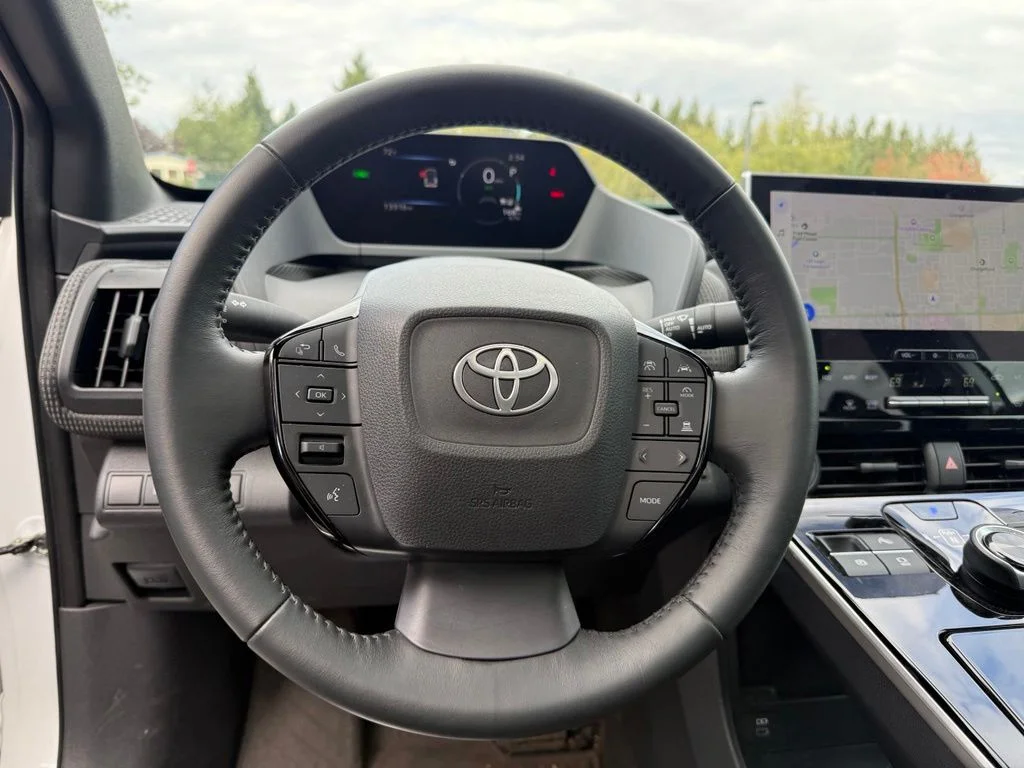 Used 2024 Wind Chill Pearl Toyota XLE image 9