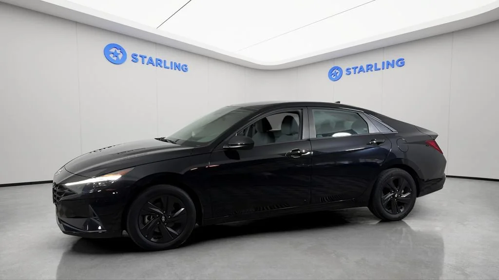 Used 2022 Black Hyundai SEL image 2
