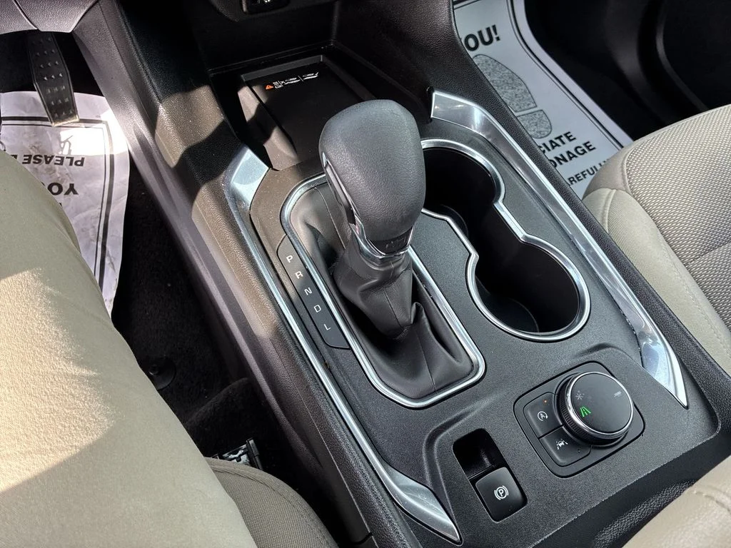 Used 2023 White Chevrolet LT image 18