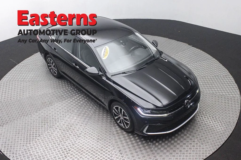Used 2025 Black Volkswagen 1.5T SE image 3