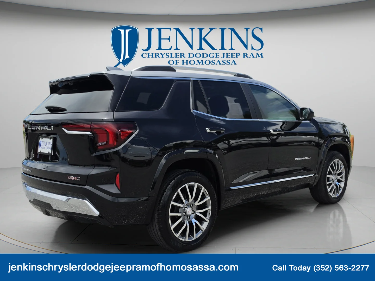 Used 2026 Ebony Twilight Metallic GMC AWD Denali image 5