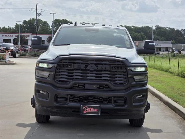 New 2026 Bright White Clear-Coat Exterior Paint RAM Tradesman image 2