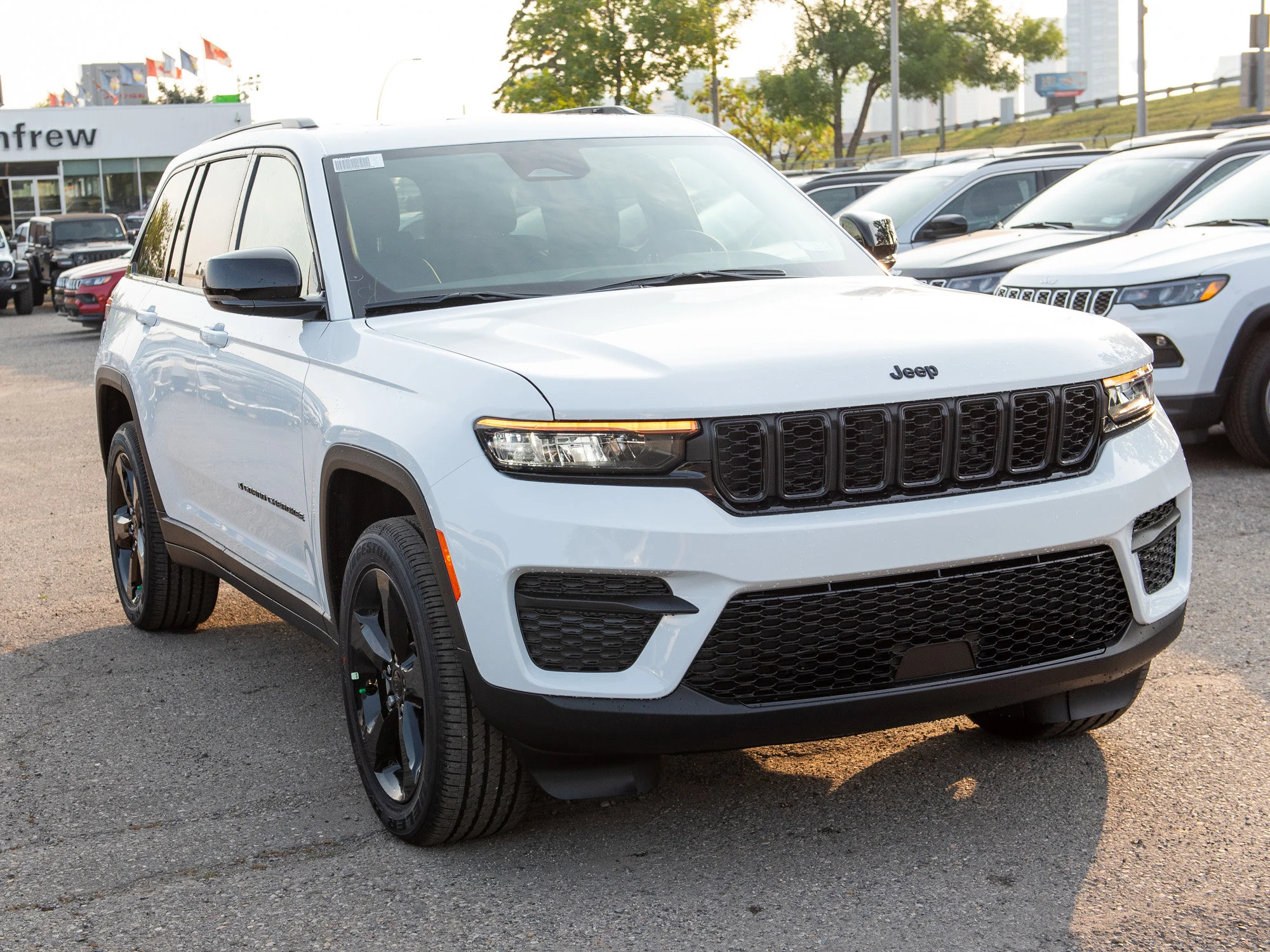 New 2025 White Jeep Altitude* 4x4, Sunroof, Trailer Tow Pkg, Remote Start image 6