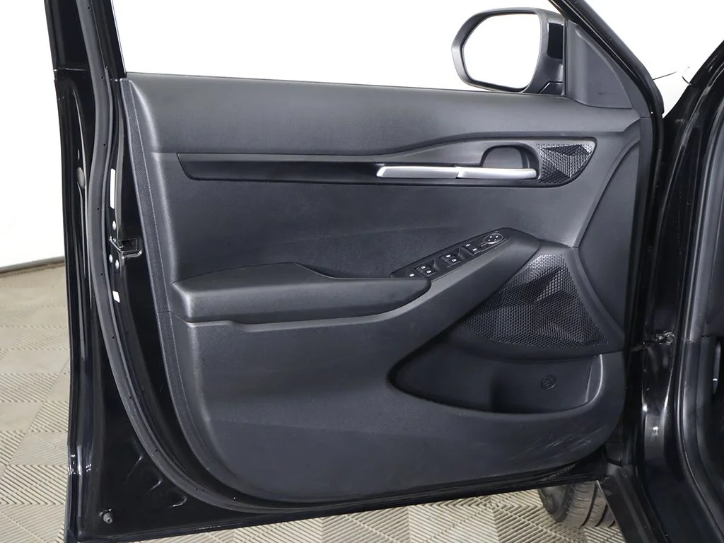 Used 2023 Black Kia LX image 20