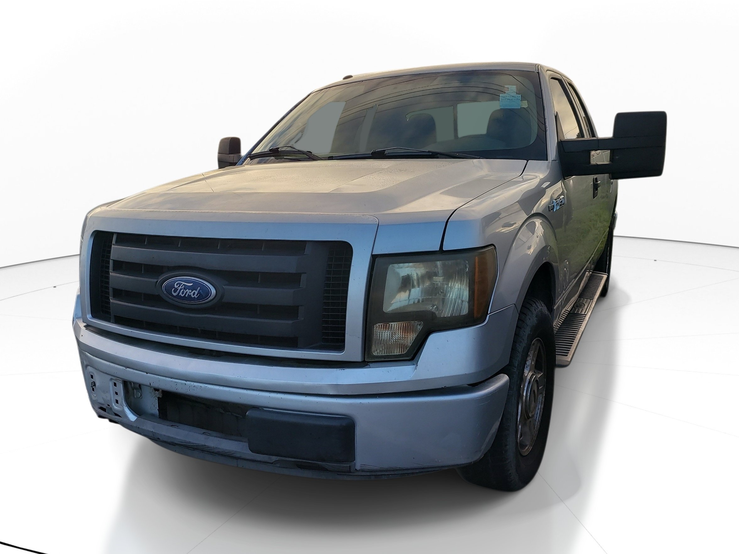 Used 2010  Ford XL image 3
