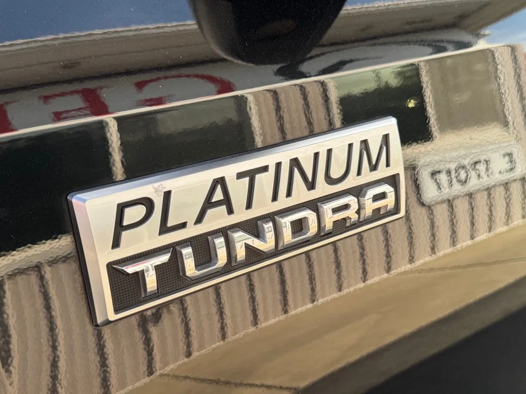 Used 2014 Black Toyota Platinum image 25