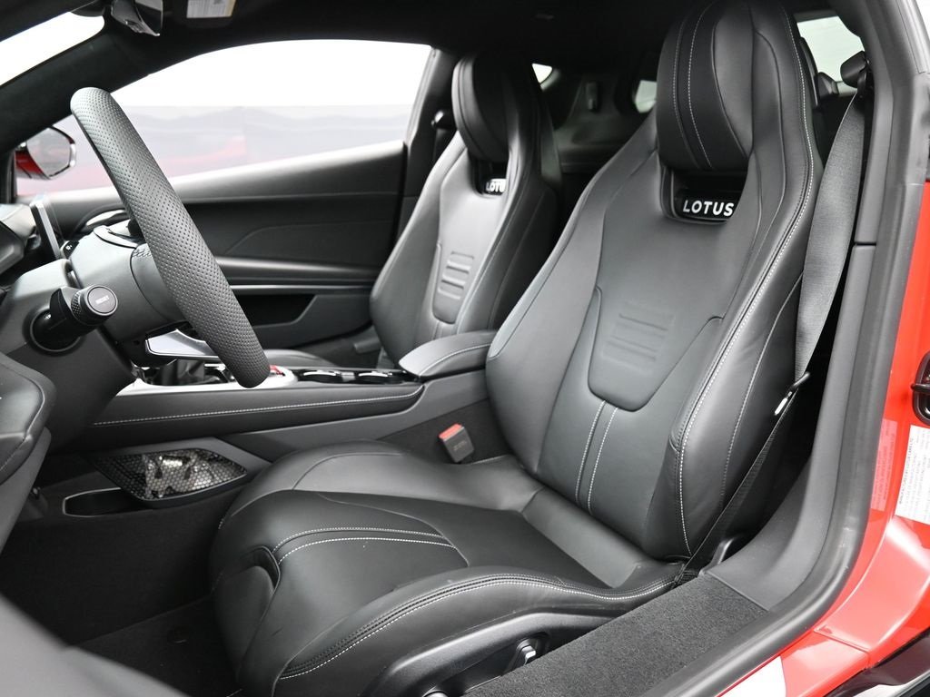 2025 Lotus Emira Base photo 4
